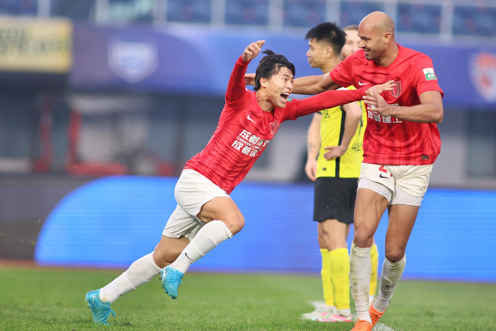 国安引援：追求高水平外援，冲击亚洲联赛的简单介绍