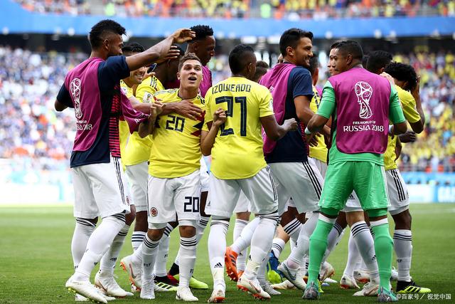 意甲联赛角逐激烈，争夺前四排名激烈