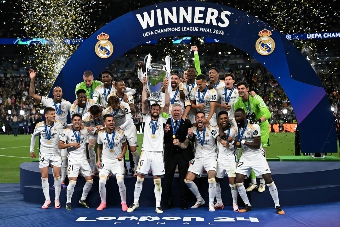 球员们为争夺胜利在欧国联赛场上全力以赴的简单介绍 球员们为争夺胜利在欧国联赛场上全力以赴的简单介绍