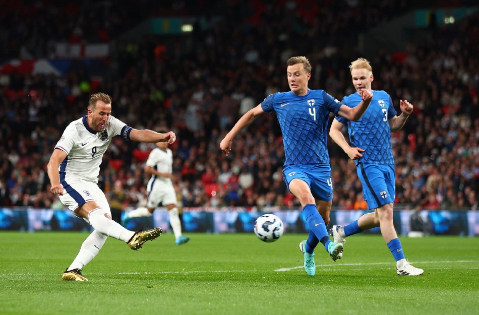 芬兰队历史性晋级欧洲国家队赛事的简单介绍