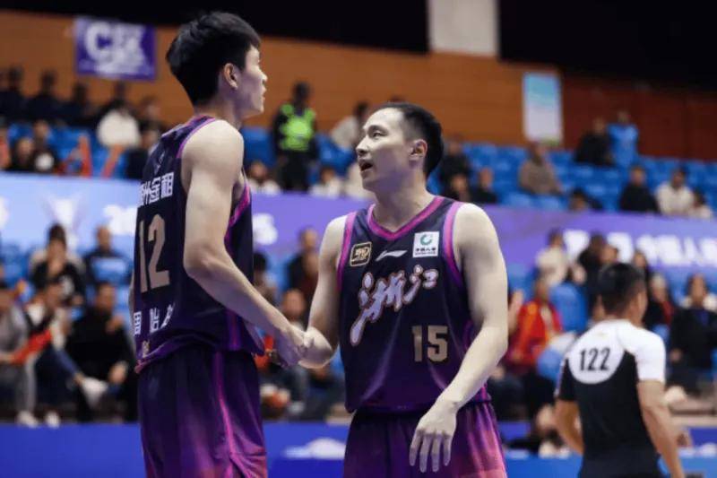 浙江男篮关键时刻力挽狂澜，一举改写局势的简单介绍