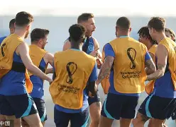 皮尔夫芬国家队克服困难，引起赞誉！