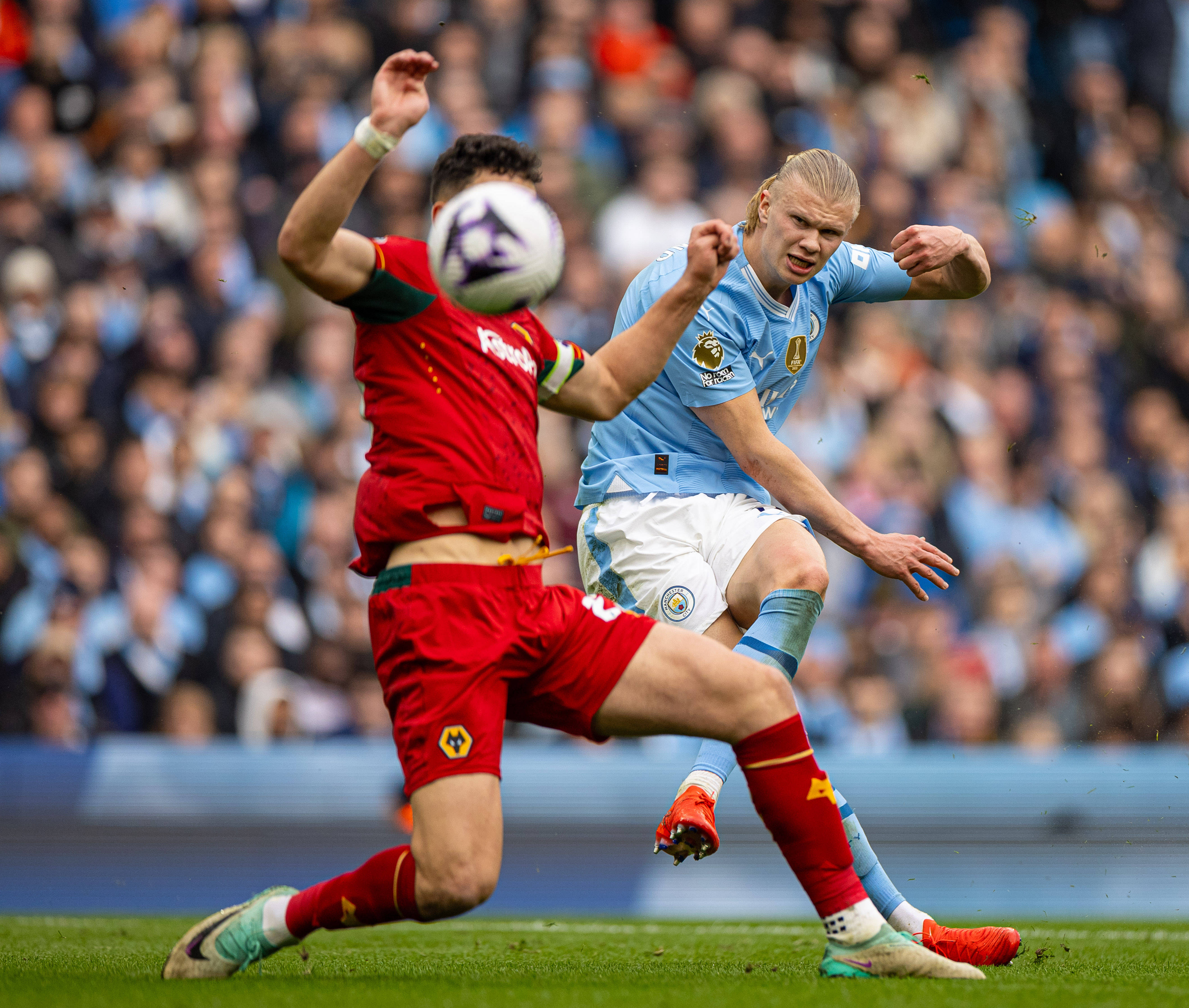 曼城挑战狼队,胜者将笑傲赛场 曼城挑战狼队,胜者将笑傲赛场