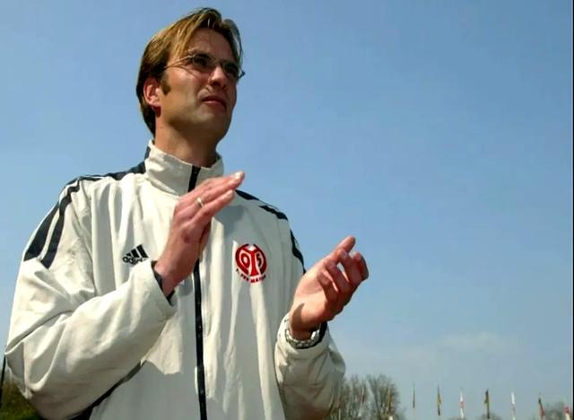 汉堡队球员表现不佳,连败局面难控的简单介绍 汉堡队球员表现不佳,连败局面难控的简单介绍