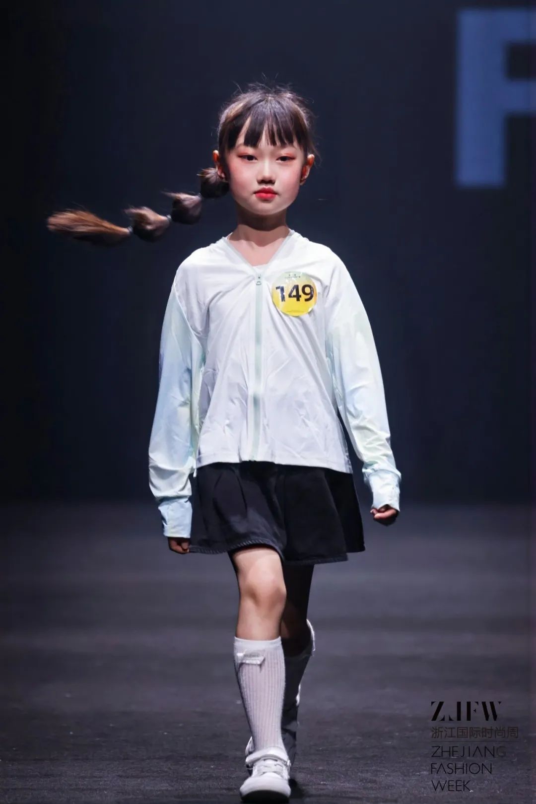 未来之星在赛场上闪耀，充满朝气