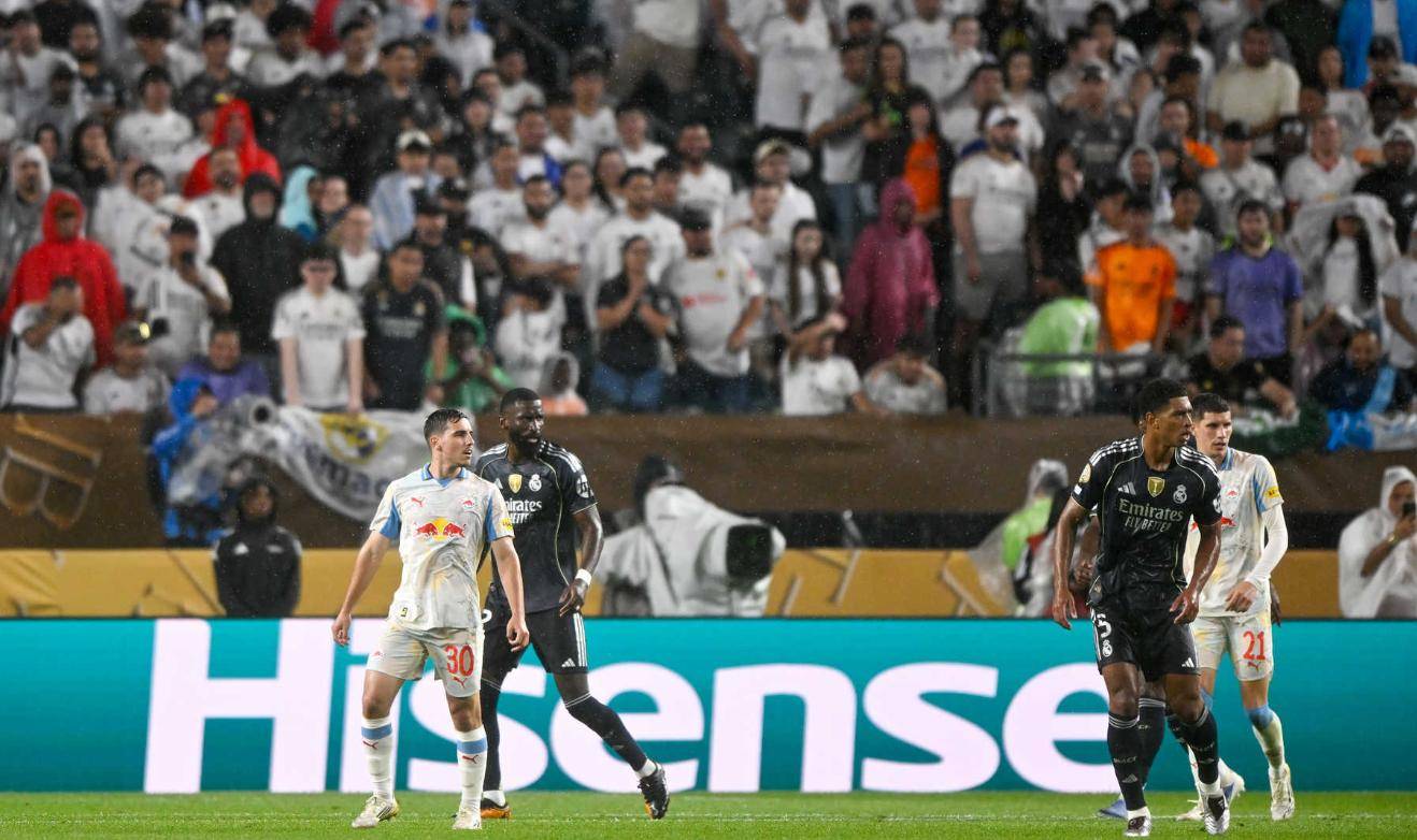 昨日焦点:尤文失利,出线形势明朗 昨日焦点:尤文失利,出线形势明朗