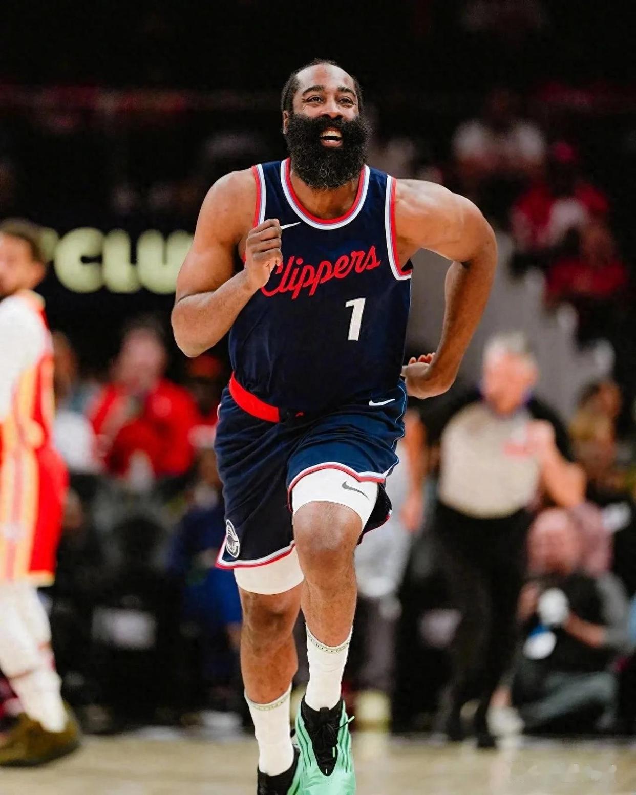 快船险胜黄蜂,乔治末节绝杀的简单介绍 快船险胜黄蜂,乔治末节绝杀的简单介绍