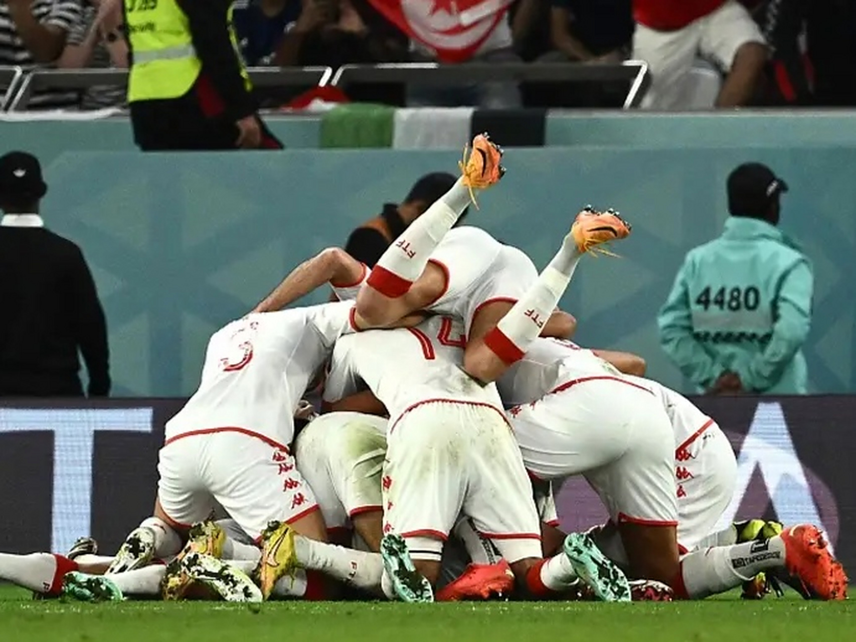 关于拜仁力克葡萄牙,格列兹曼补时绝平中超的信息 关于拜仁力克葡萄牙,格列兹曼补时绝平中超的信息