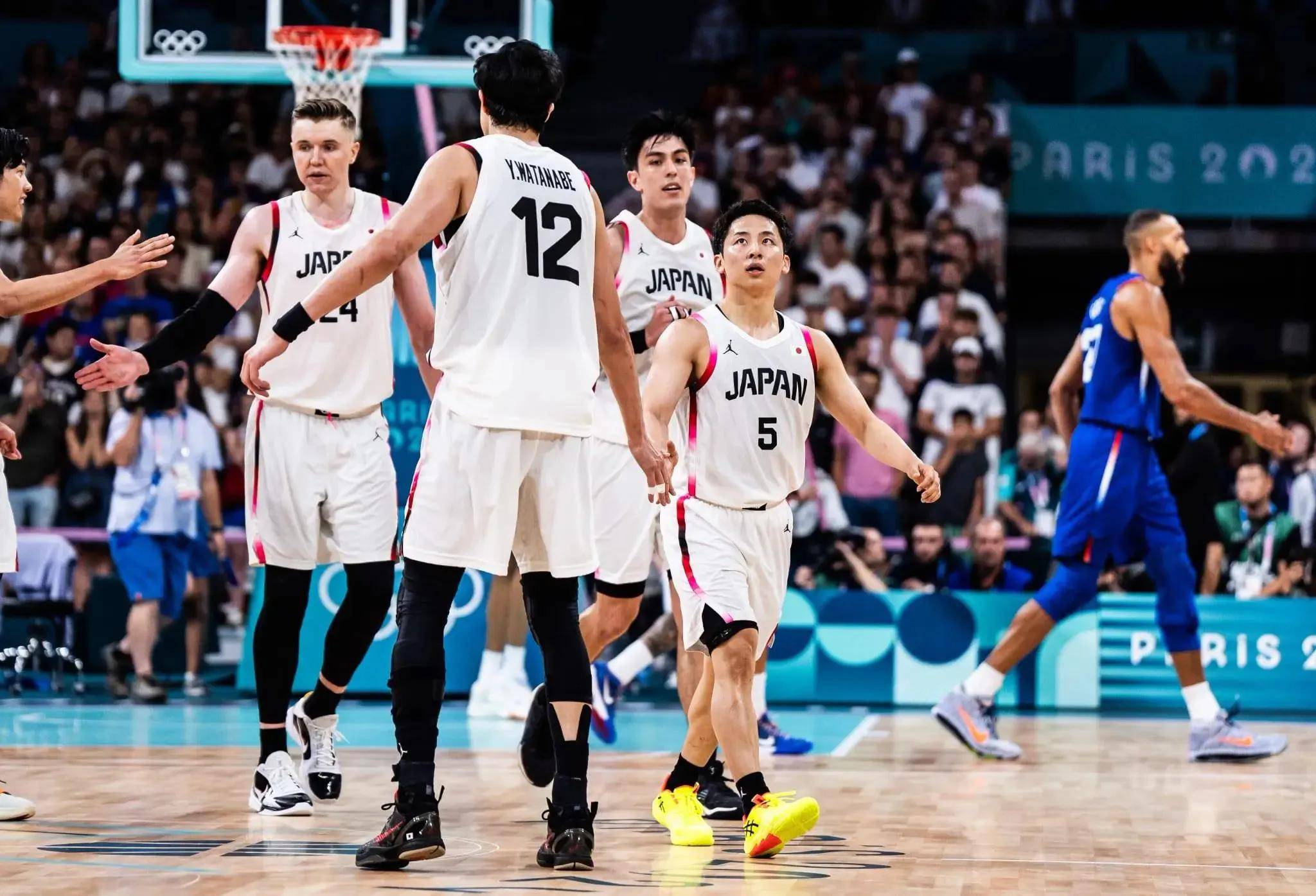 男篮明星选手参加海外对抗赛,找寻突破 男篮明星选手参加海外对抗赛,找寻突破