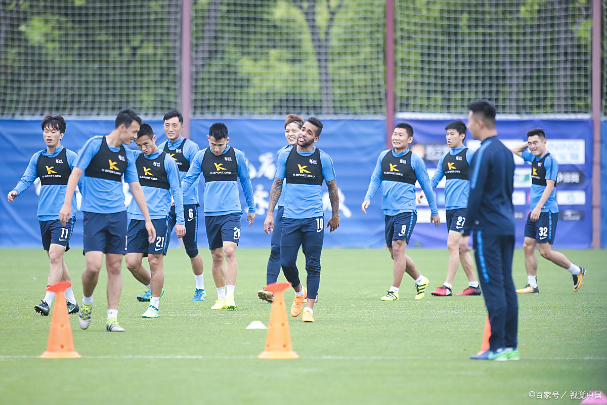 关于不来梅队员发挥出色,赢得一场胜利的信息 关于不来梅队员发挥出色,赢得一场胜利的信息