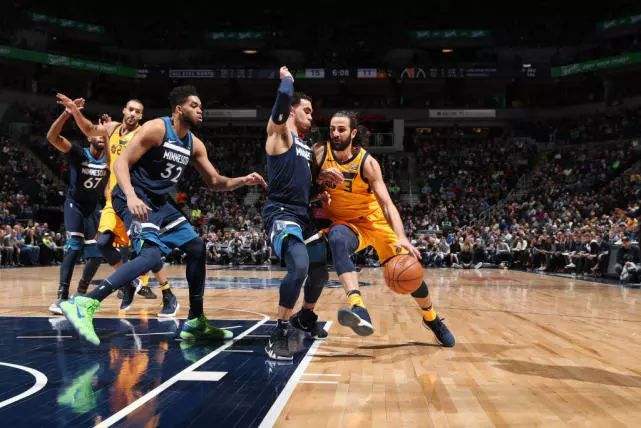 包含开拓者客场胜马刺，终结对手五连胜的词条